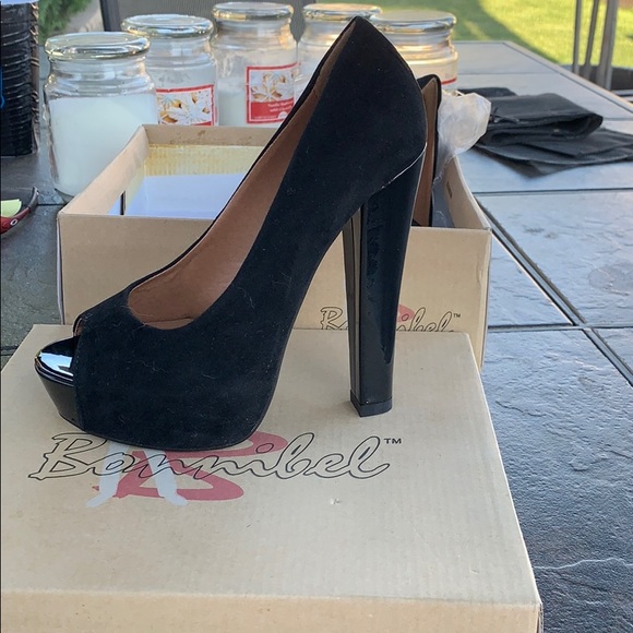 Heels - Picture 3 of 3